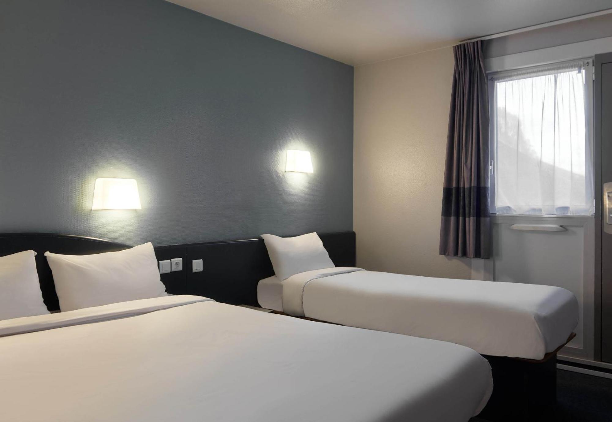 B&B Hotel Saclay Hotel