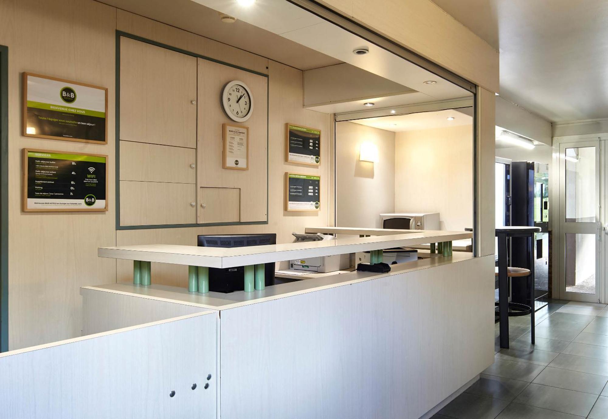 B&B Hotel Saclay *